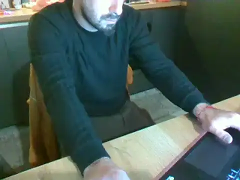 giorgakaci69 online show from December 2, 1:47 am