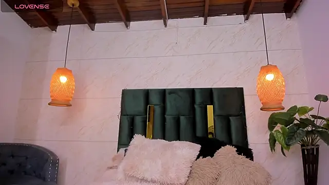 Snapshot of Taiissa_ chatting on January 31, 8:43 pm Taiissa online show from January 31, 8:43 pm