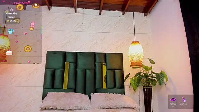 Snapshot of Taiissa_ chatting on September 26, 10:47 pm Taiissa online show from September 26, 10:47 pm