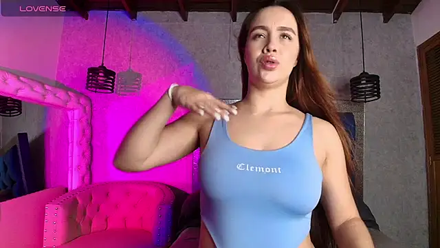 Snapshot of Taiissa_ chatting on July 11, 8:55 pm Taiissa online show from July 11, 8:55 pm