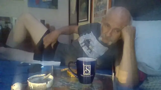 Snapshot of den-rock4u chatting on October 17, 3:03 pm den-rock4u online show from October 17, 3:03 pm