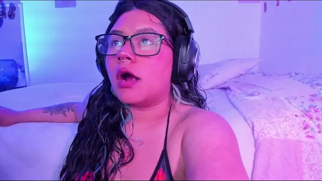 StephaniFox online show from January 22, 5:26 am