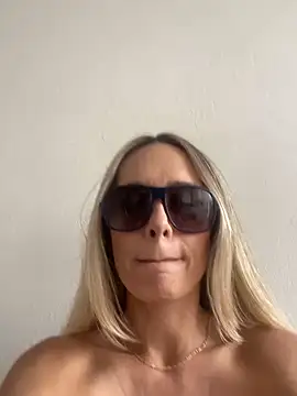 Snapshot of TatianaRico chatting on May 11, 7:33 pm TatianaRico online show from May 11, 7:33 pm