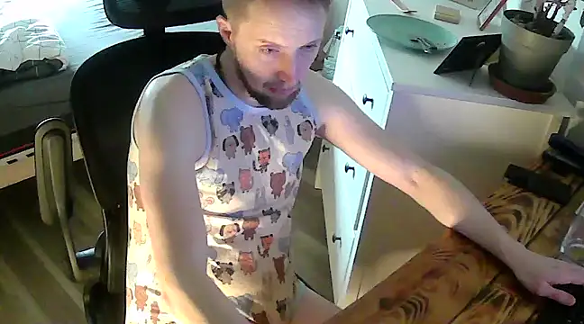 Snapshot of twinkish_90 chatting on January 15, 12:47 pm twinkish 90 online show from January 15, 12:47 pm