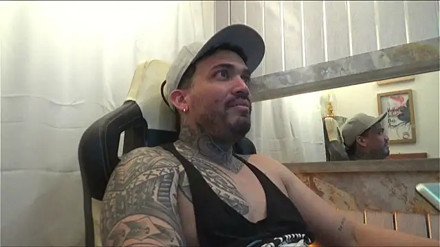 Snapshot of Angel_sex_latin chatting on October 4, 6:44 am Angel sex latin online show from October 4, 6:44 am