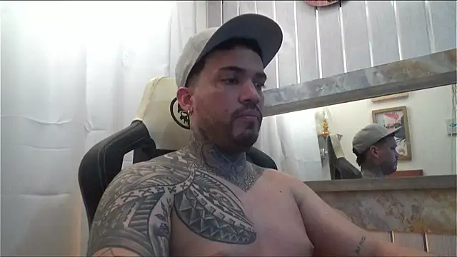 Snapshot of Angel_sex_latin chatting on October 12, 4:00 am Angel sex latin online show from October 12, 4:00 am