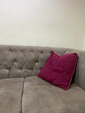 Snapshot of sknzy09 chatting on December 17, 1:17 pm sknzy09 online show from December 17, 1:17 pm