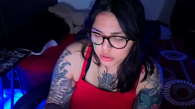 Snapshot of miacanela_xo chatting on June 25, 2:11 am miacanela xo online show from June 25, 2:11 am