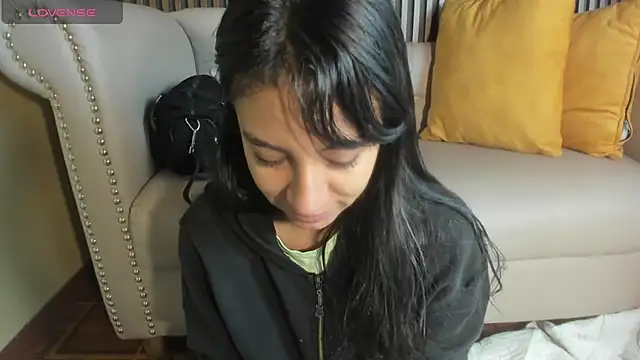 Snapshot of Tamaraakins chatting on February 8, 1:11 pm Tamaraakins online show from February 8, 1:11 pm