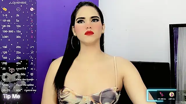 Snapshot of valentina_princess_ chatting on October 30, 9:15 pm valentina princess online show from October 30, 9:15 pm