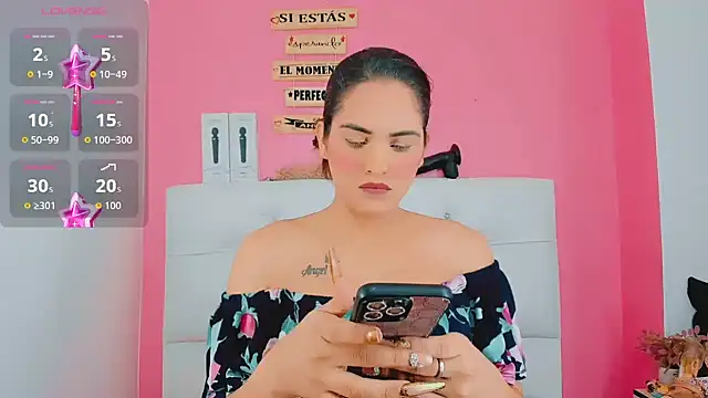 Snapshot of valentina_princess_ chatting on August 2, 6:01 am valentina princess online show from August 2, 6:01 am