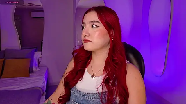 ViolettCastel online show from November 28, 7:27 pm