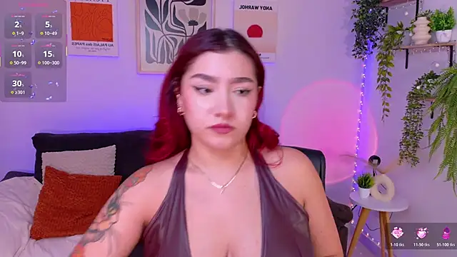 Snapshot of ViolettCastel chatting on May 20, 8:04 pm ViolettCastel online show from May 20, 8:04 pm