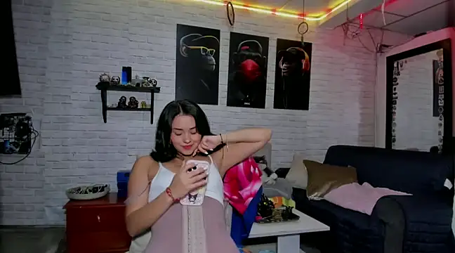 Snapshot of Kimmymadison- chatting on December 5, 2:20 am Kimmymadison- online show from December 5, 2:20 am
