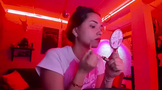 Snapshot of Kimmymadison- chatting on January 4, 12:16 am Kimmymadison- online show from January 4, 12:16 am