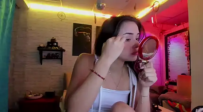 Snapshot of Kimmymadison- chatting on February 5, 9:29 pm Kimmymadison- online show from February 5, 9:29 pm