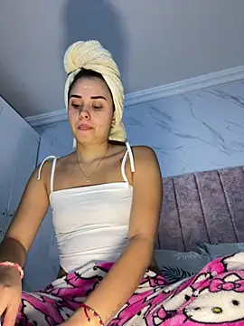 Snapshot of Kimmymadison- chatting on July 18, 9:51 pm Kimmymadison- online show from July 18, 9:51 pm