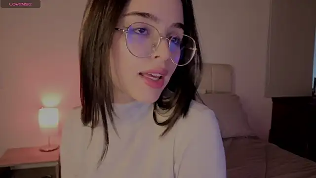 Roxxy mora online show from March 10, 10:15 pm