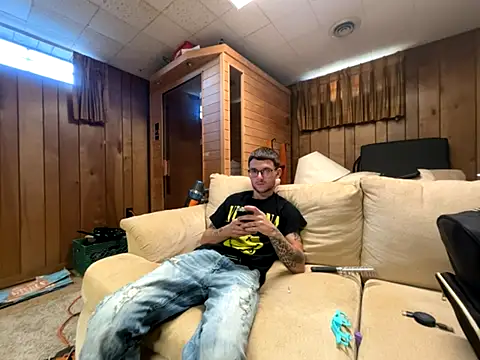 Snapshot of hungkubenski chatting on October 21, 8:20 pm hungkubenski online show from October 21, 8:20 pm