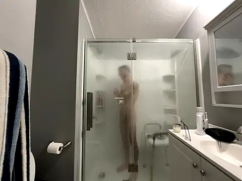 Snapshot of hungkubenski chatting on November 5, 5:57 pm hungkubenski online show from November 5, 5:57 pm