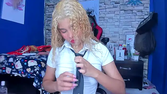 sofiacastillo01 online show from March 15, 12:45 pm