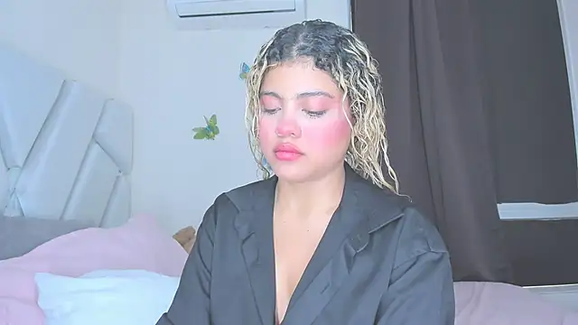 sofiacastillo01 online show from April 28, 8:14 pm