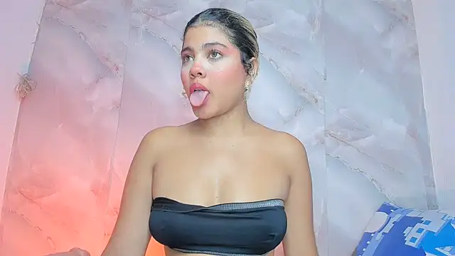 sofiacastillo01 online show from June 11, 1:42 pm