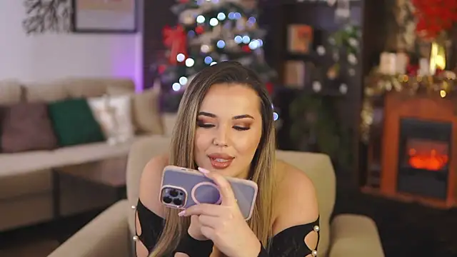 EvaSunderland online show from December 20, 11:58 pm