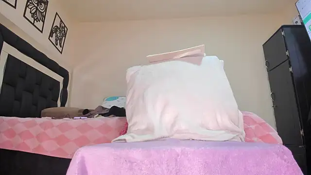 Snapshot of Rachel-milfy- chatting on June 12, 6:07 pm Rachel-milfy- online show from June 12, 6:07 pm