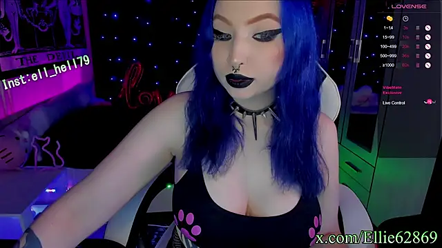 Snapshot of Kitty_goth chatting on February 28, 8:28 pm Kitty goth online show from February 28, 8:28 pm