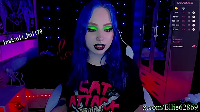 Snapshot of Kitty_goth chatting on March 9, 2:50 am Kitty goth online show from March 9, 2:50 am