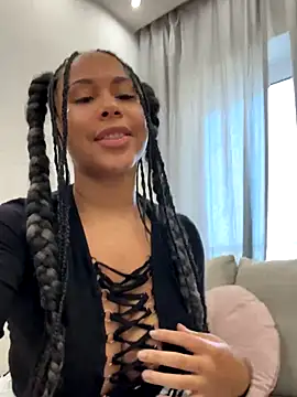 HaileyDiana online show from December 18, 11:16 am