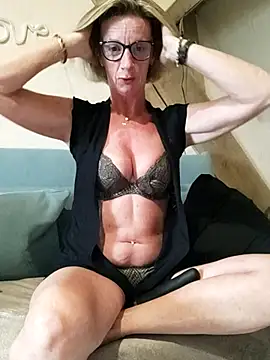 Snapshot of tatianasexymilf chatting on May 29, 7:23 pm tatianasexymilf online show from May 29, 7:23 pm