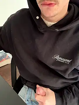 Snapshot of KendrickJiz chatting on September 28, 11:48 am KendrickJiz online show from September 28, 11:48 am