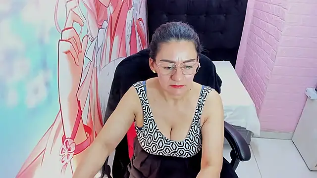 AllysonMilf69 online show from July 27, 2:13 pm