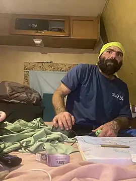 Snapshot of WilldoPita chatting on December 5, 1:03 am WilldoPita online show from December 5, 1:03 am