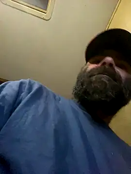 Snapshot of WilldoPita chatting on December 6, 2:35 am WilldoPita online show from December 6, 2:35 am