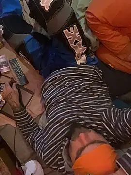 Snapshot of WilldoPita chatting on December 13, 5:05 am WilldoPita online show from December 13, 5:05 am