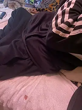 Snapshot of WilldoPita chatting on December 21, 8:54 pm WilldoPita online show from December 21, 8:54 pm