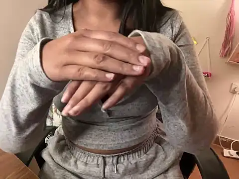 Snapshot of Okaysimran chatting on January 10, 2:23 pm Okaysimran online show from January 10, 2:23 pm