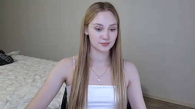 Layla001 online show from January 15, 9:13 am