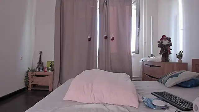 Snapshot of kate_doroty chatting on February 7, 1:01 pm kate doroty online show from February 7, 1:01 pm