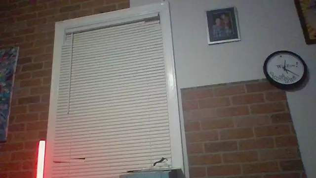 Snapshot of trash4cash chatting on December 8, 11:40 pm trash4cash online show from December 8, 11:40 pm