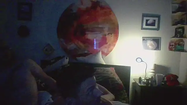 Snapshot of trash4cash chatting on December 17, 4:23 am trash4cash online show from December 17, 4:23 am