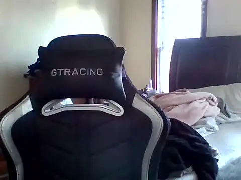 Snapshot of YandereDemon chatting on December 27, 4:21 pm YandereDemon online show from December 27, 4:21 pm