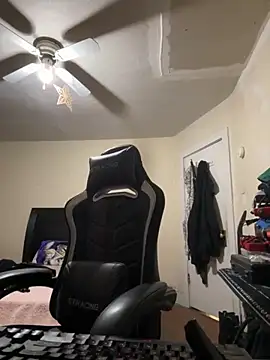 Snapshot of YandereDemon chatting on September 18, 4:36 am YandereDemon online show from September 18, 4:36 am