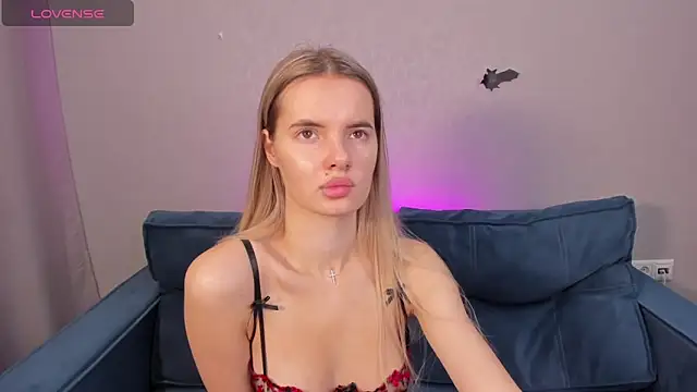 Erika Carpenter online show from January 14, 12:11 am