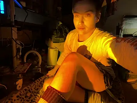 Snapshot of Starving4Cock chatting on February 15, 11:39 am Starving4Cock online show from February 15, 11:39 am