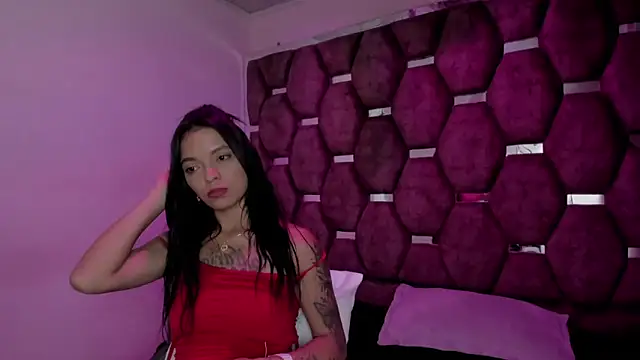 MaddyHudson online show from May 1, 9:19 pm