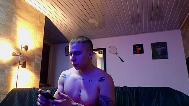 Snapshot of AsmodeoCox chatting on July 4, 12:17 am AsmodeoCox online show from July 4, 12:17 am